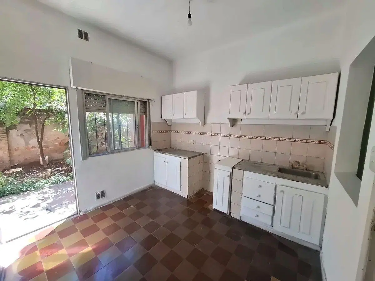 VENTA CASA CON LOCAL TERRAZA Y PATIO BANFIELD 5