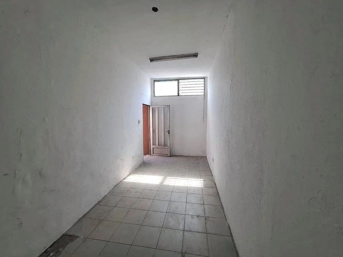 VENTA CASA CON LOCAL TERRAZA Y PATIO BANFIELD 2