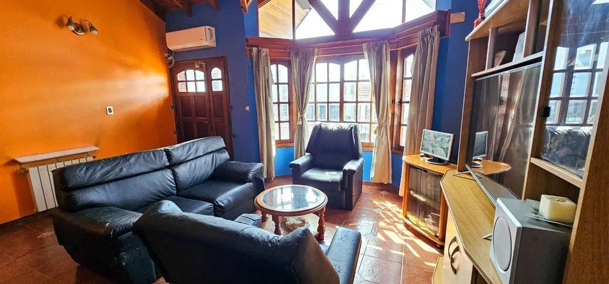 CASA VENTA 4 AMBIENTES BERNAL OESTE PILETA QUINCHO 5
