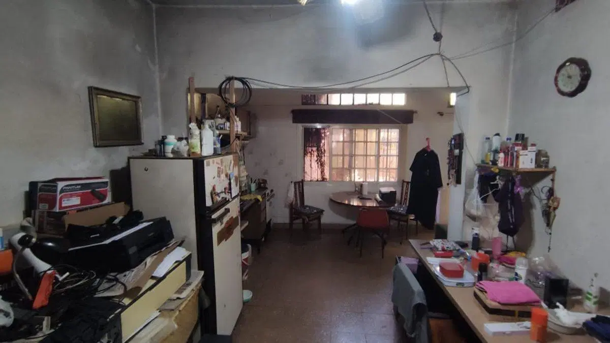 VENTA CASA Y LOCAL A RECICLAR  EN VILLA ADELINA 3