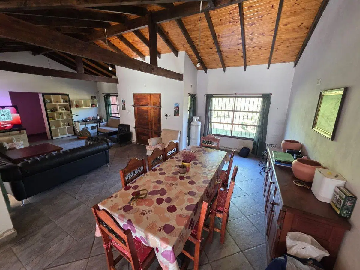 VENTA CASA 3 AMBIENTES LA REJA. PILETA Y QUINCHO 2