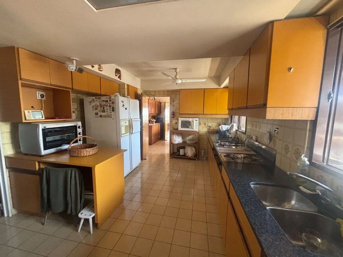 DEPARTAMENTO 5 AMBIENTES VENTA MARTÍNEZ COCHERA 5
