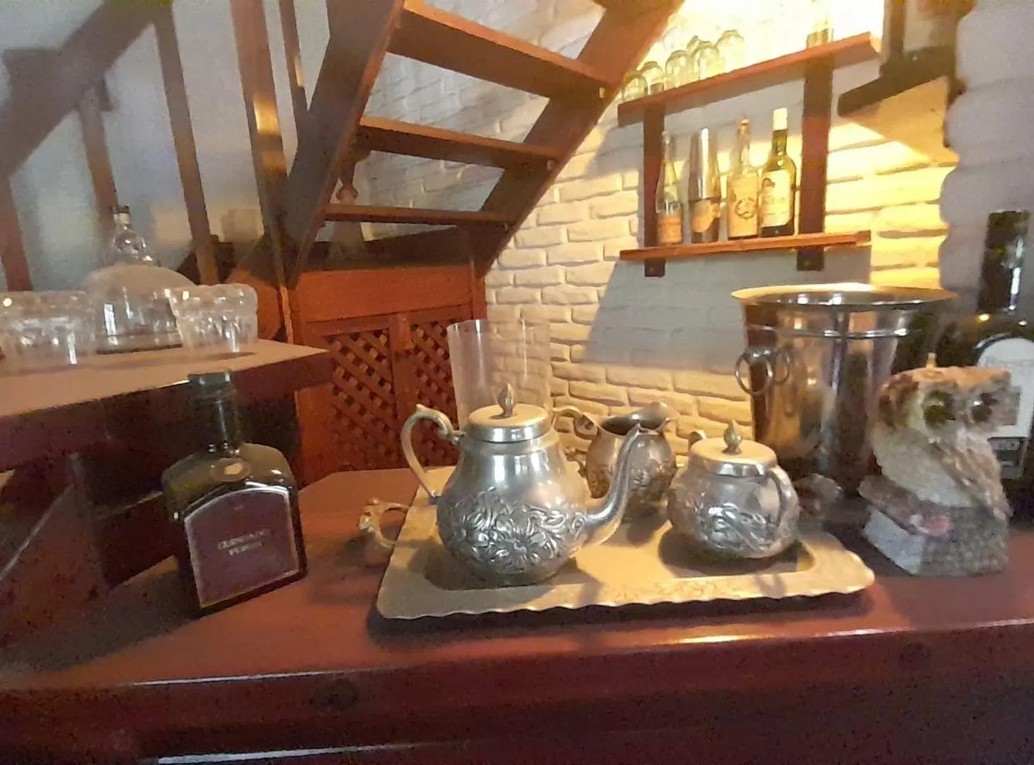 VENTA CASA 5 AMBIENTES PONTEVEDRA. PARQUE COCHERA 5
