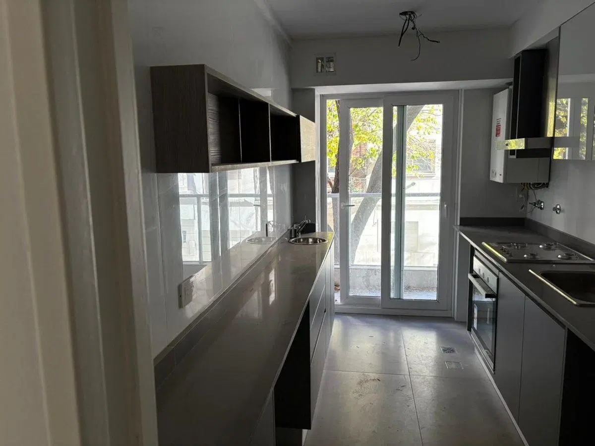 DEPARTAMENTO 3 AMBIENTES VENTA FLORES COCHERA 2