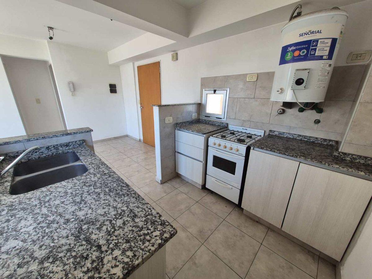 Departamento 2 Ambientes VENTA Morón Cochera