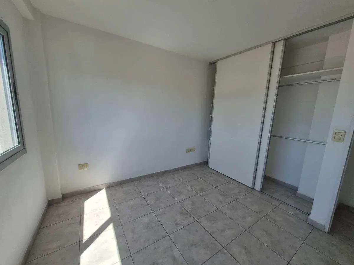 Departamento 2 Ambientes VENTA Morón Cochera 4