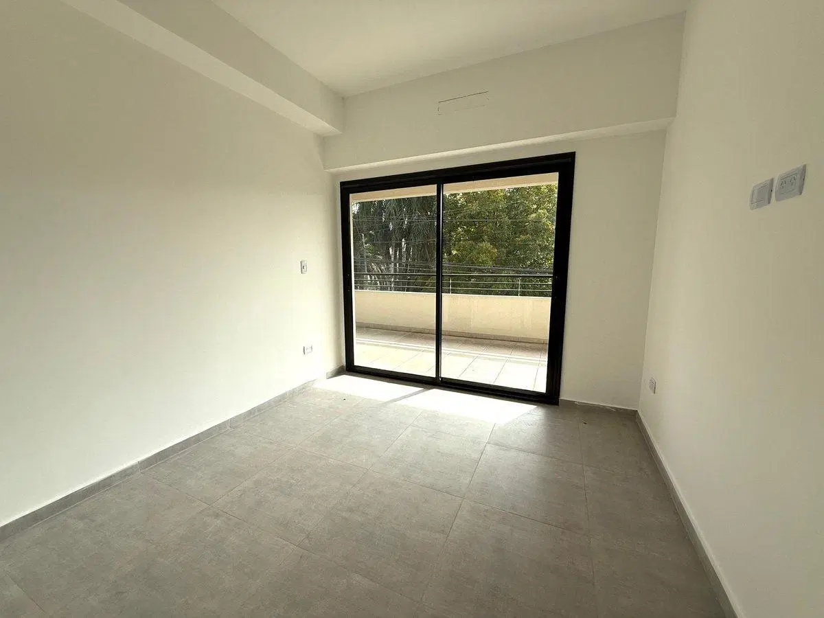 Departamento de 3 Ambientes en Venta en Hurlingham 5