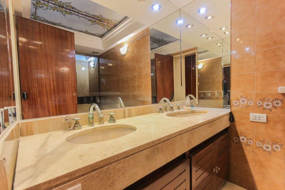 CASA 5 AMBIENTES VENTA FLORES QUINCHO PILETA 2