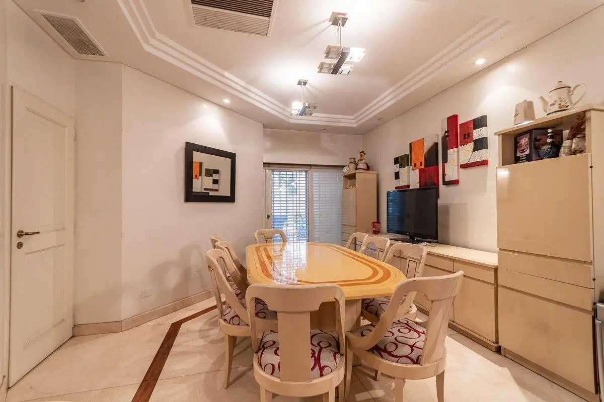 CASA 6 AMBIENTES VENTA BELGRANO R COCHERA 2