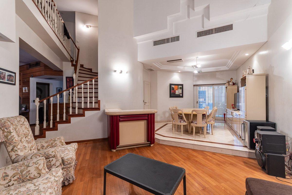 CASA 6 AMBIENTES VENTA BELGRANO R COCHERA