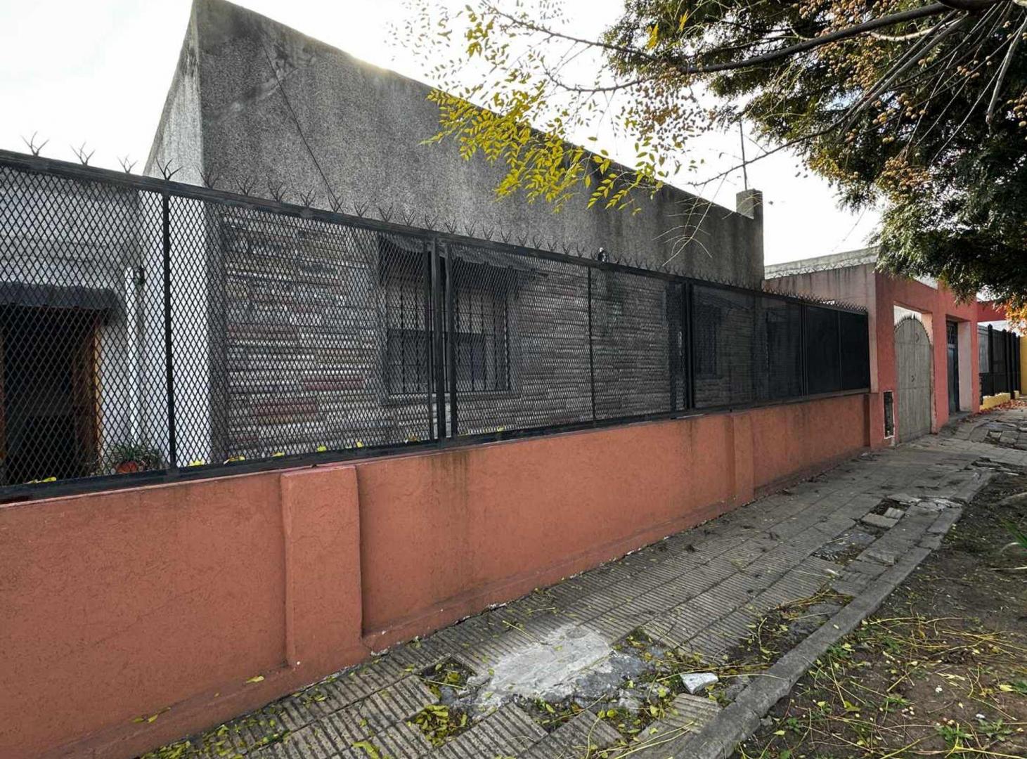 VENTA CASA SAN ANTONIO DE PADUA 3 AMBIENTES