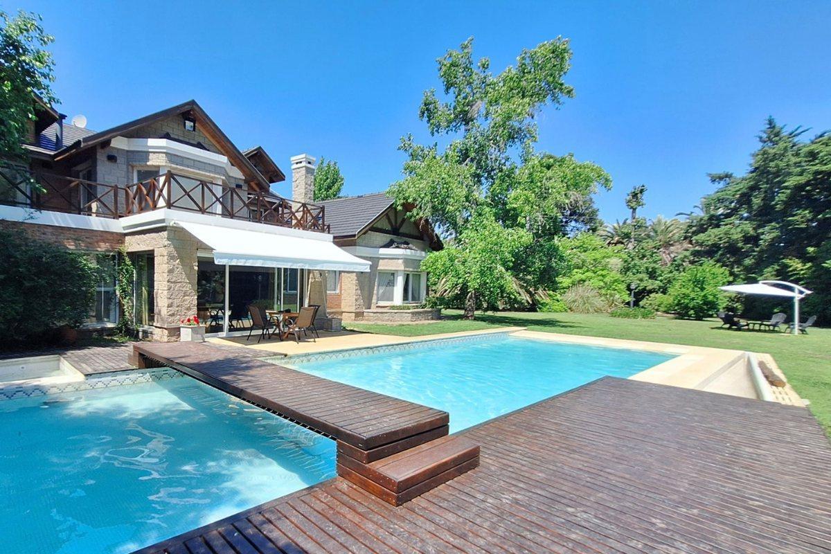 CASA 10 AMBIENTES VENTA LA MARTONA CAÑUELAS
