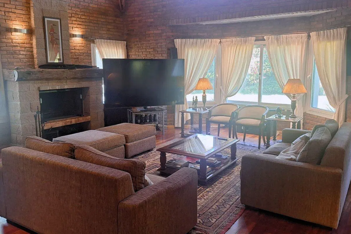 CASA 10 AMBIENTES VENTA LA MARTONA CAÑUELAS 2
