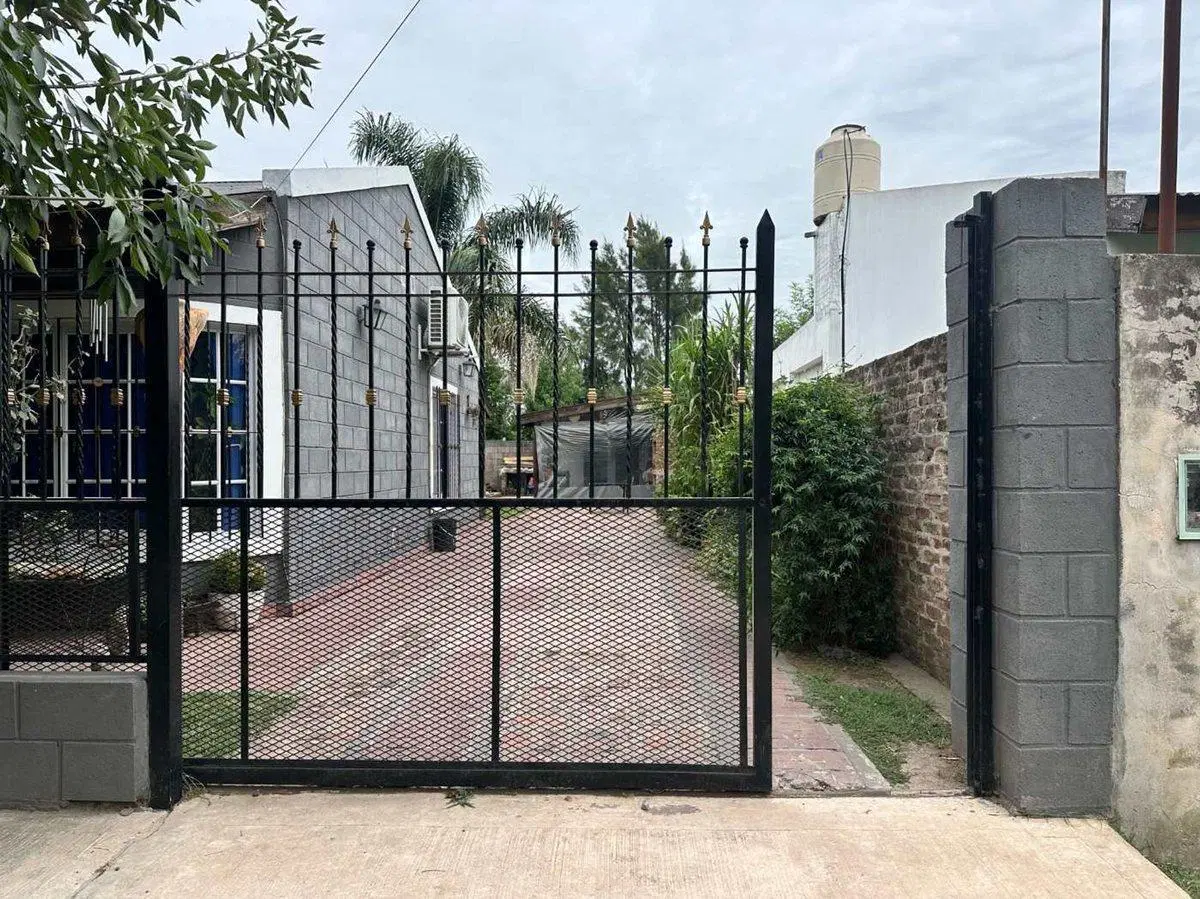 CASA 4 AMBIENTES  MARCOS PAZ VENTA C/PILETA 3