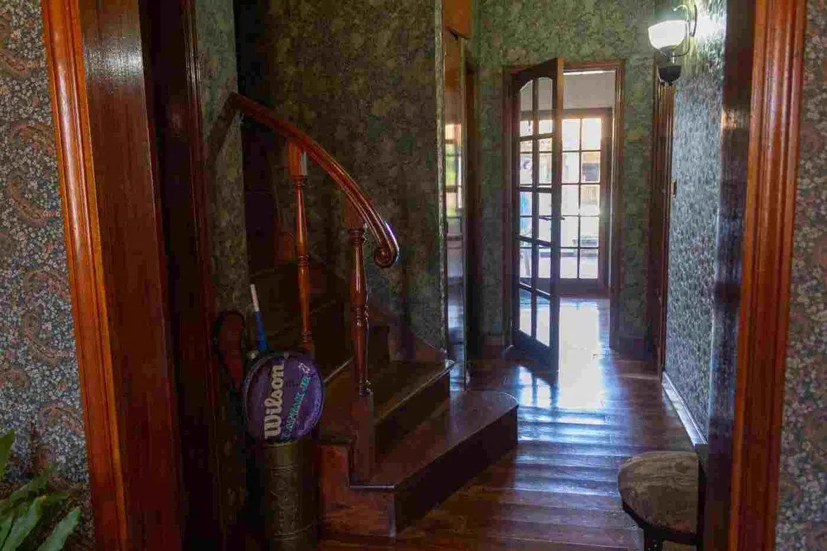 Venta CASA 5 ambientes Olivos pileta jardin 2
