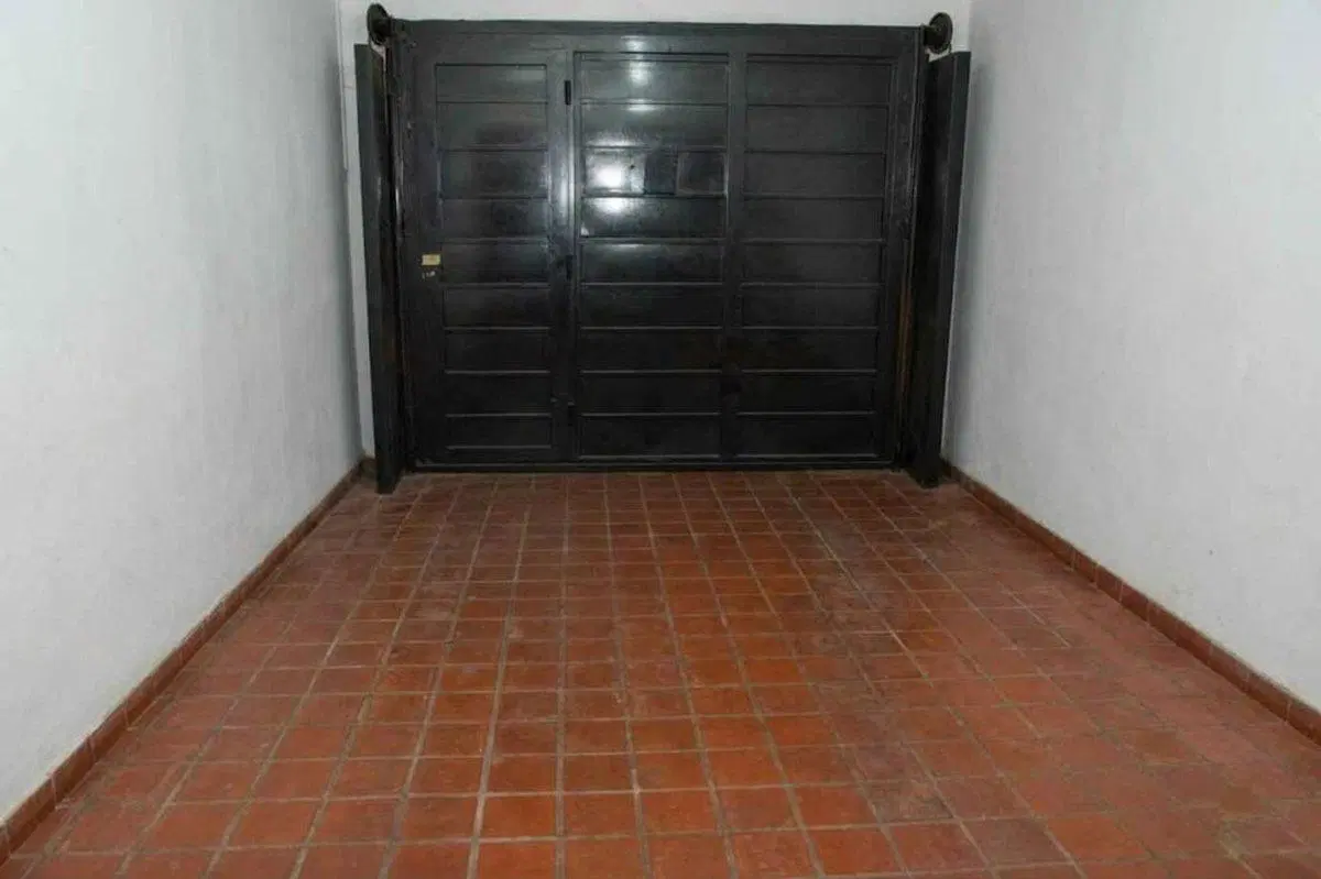 CASA TRIPLEX 5 AMBIENTES VENTA HURLINGHAM COCHERA 4
