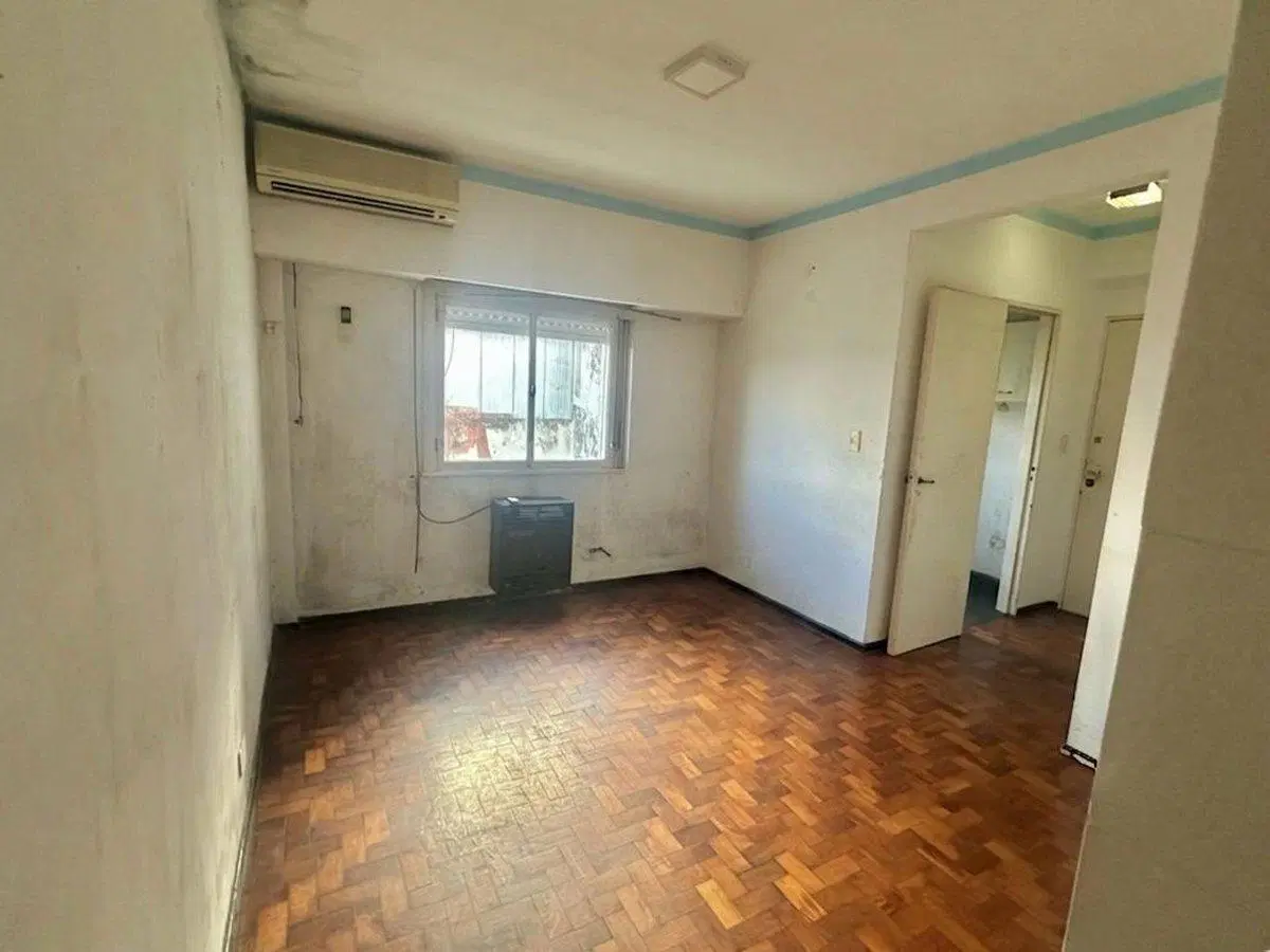 DEPARTAMENTO 2 AMBIENTES VENTA LINIERS REFACCIONAR 5