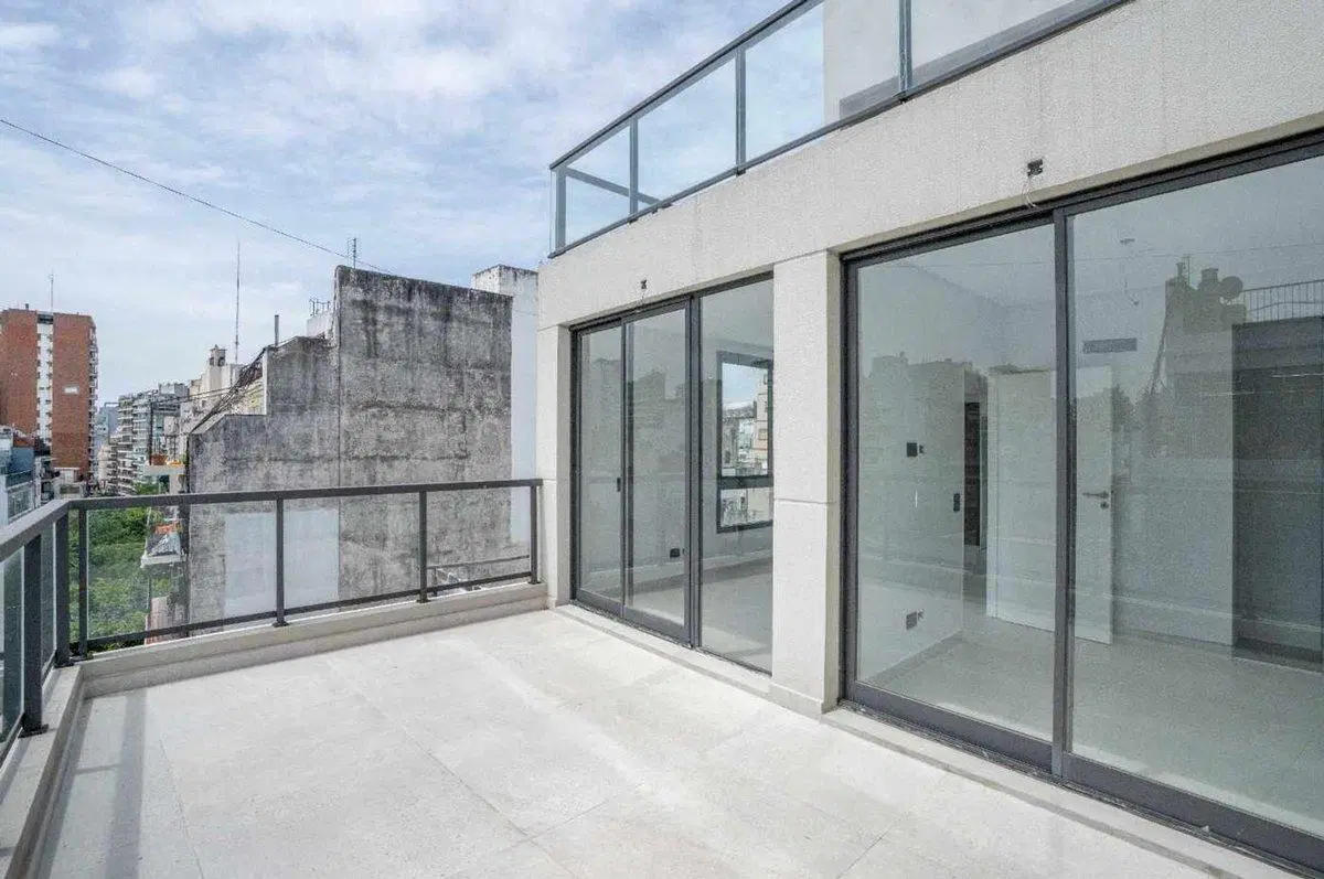 Venta Departamento Duplex 2 ambientes Balvanera 3