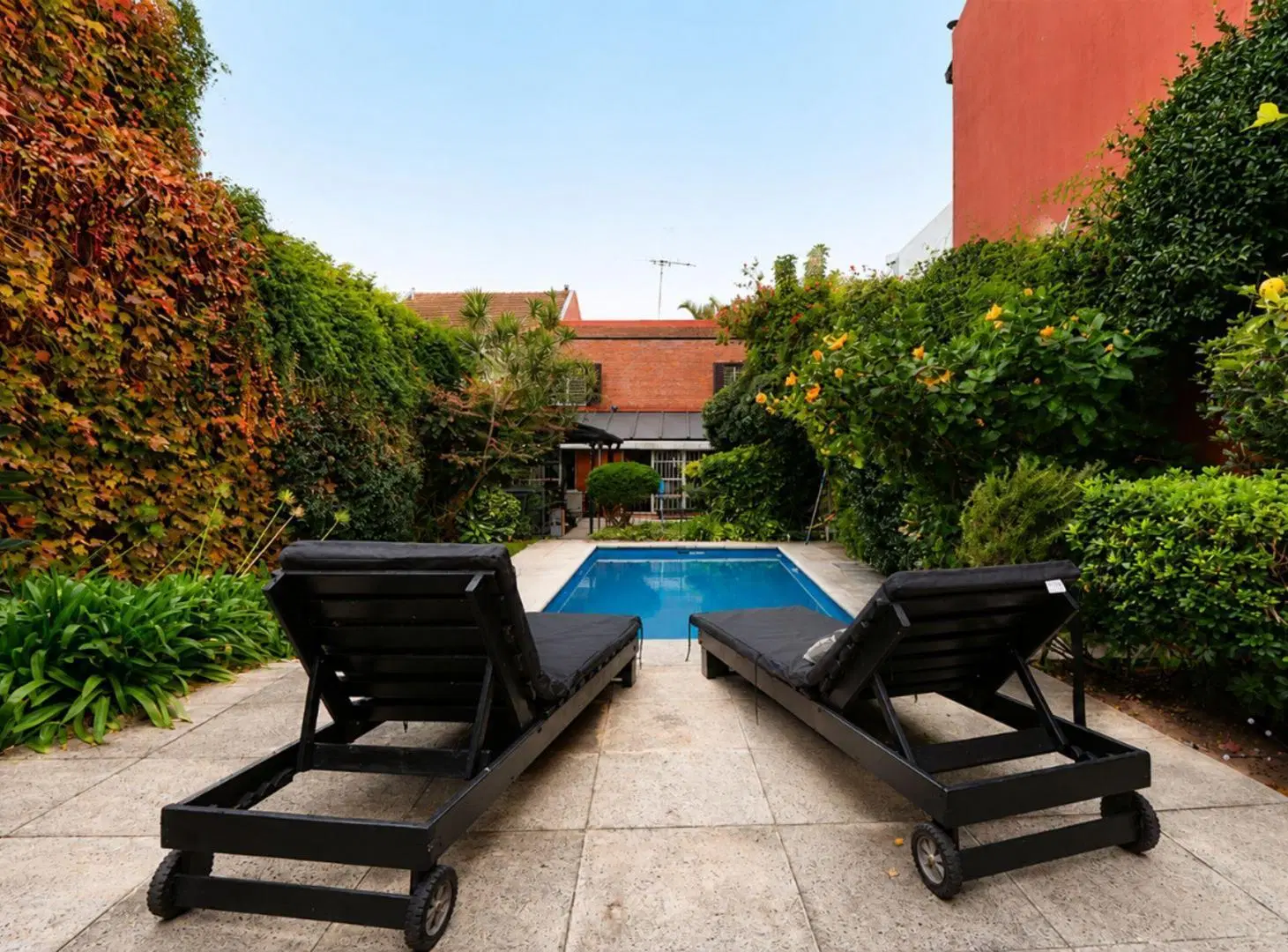 VENTA CASA 5 AMBIENTES  COGHLAN PILETA 5