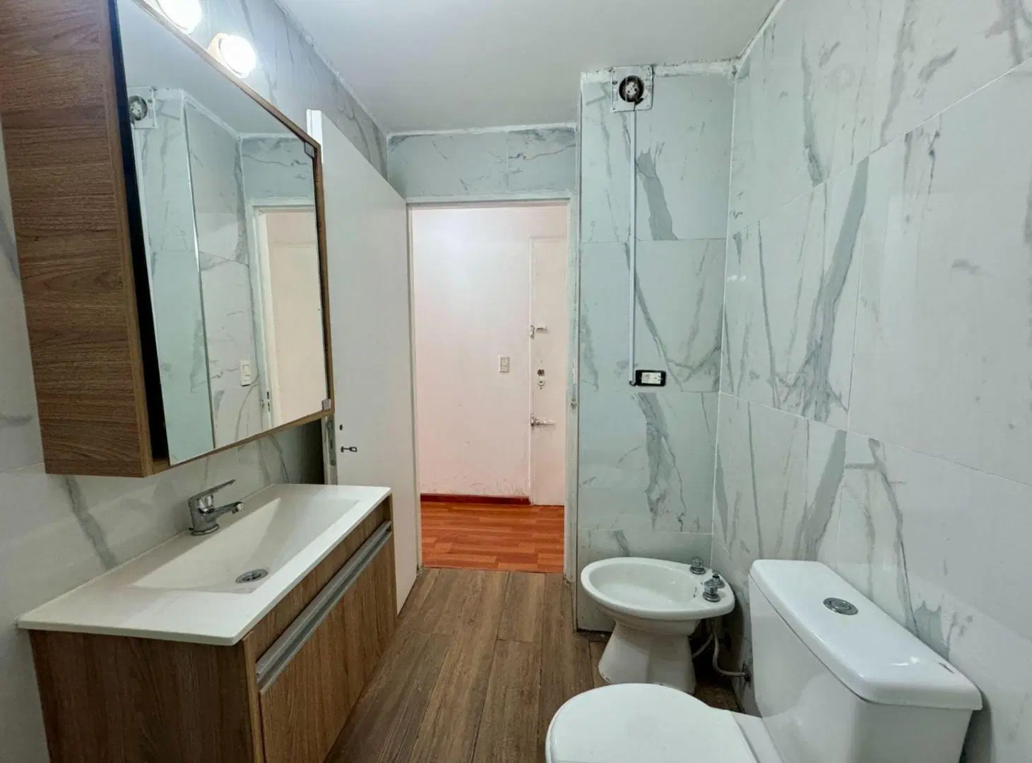 VENTA DEPARTAMENTO MONOAMBIENTE FLORES COCHERA 2