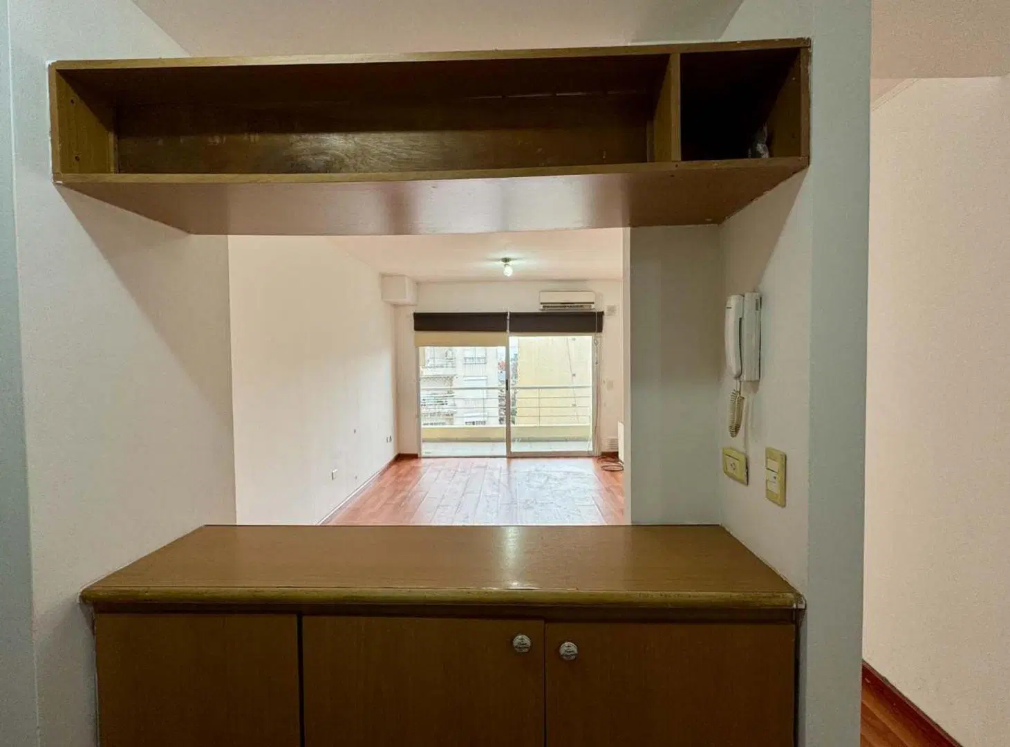 VENTA DEPARTAMENTO MONOAMBIENTE FLORES COCHERA 5