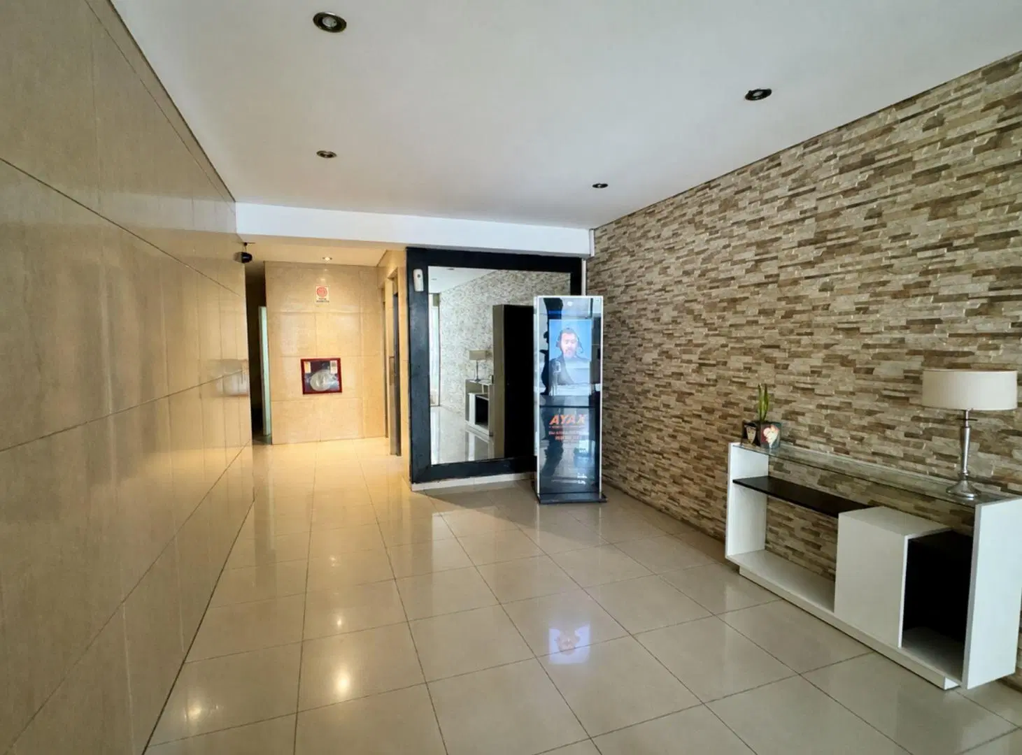 VENTA DEPARTAMENTO MONOAMBIENTE FLORES COCHERA 4