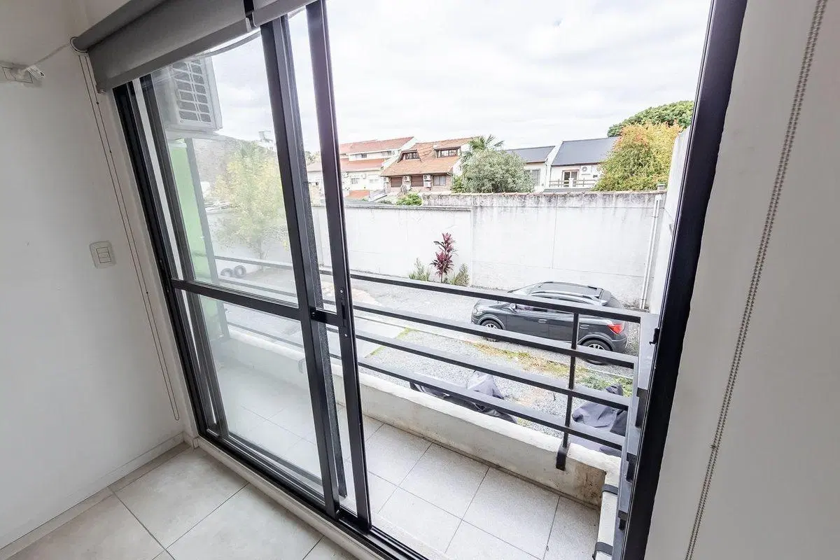 DEPARTAMENTO 3 AMBIENTES VENTA OLIVOS COCHERA 4