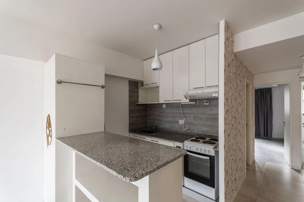DEPARTAMENTO 3 AMBIENTES VENTA OLIVOS COCHERA 2