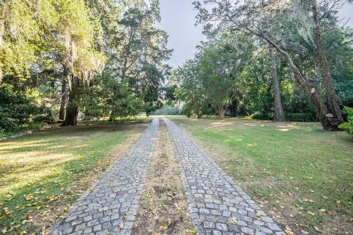 Quinta 6 ambientes en venta en Escobar con pileta 2