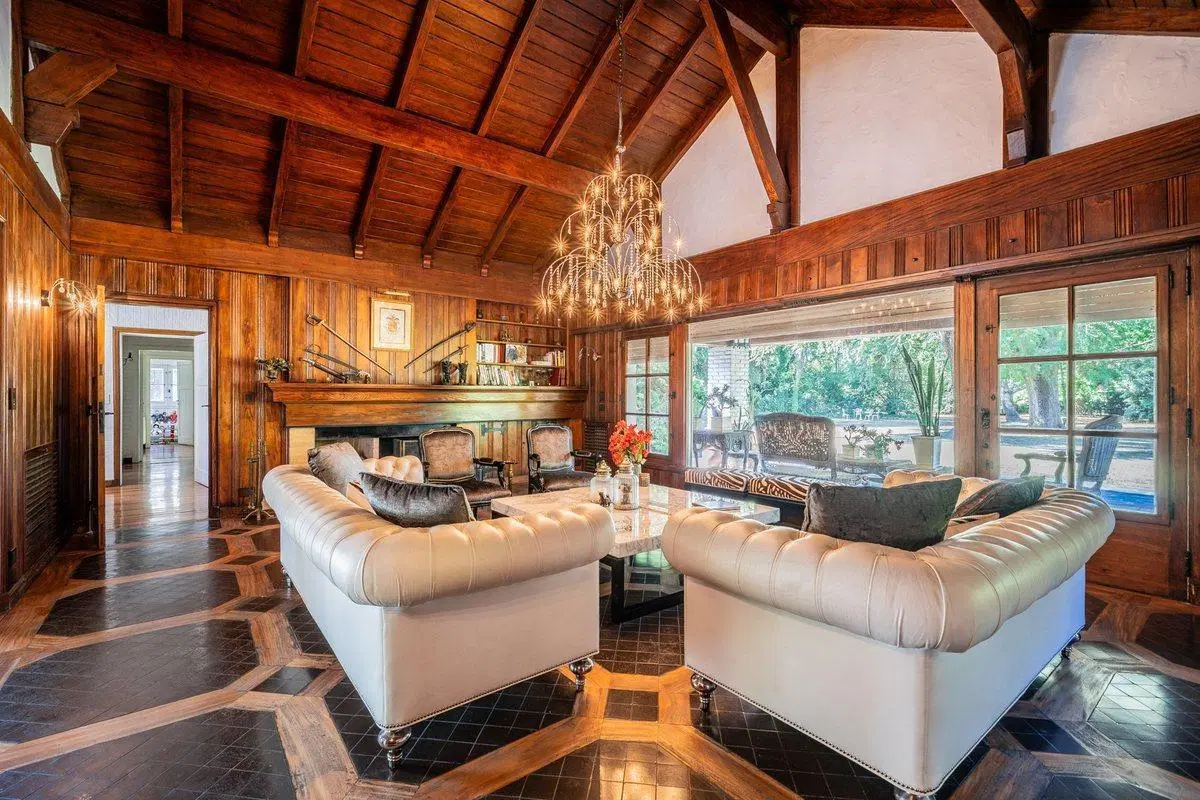 Casa 6 ambientes en venta en Escobar con pileta 4