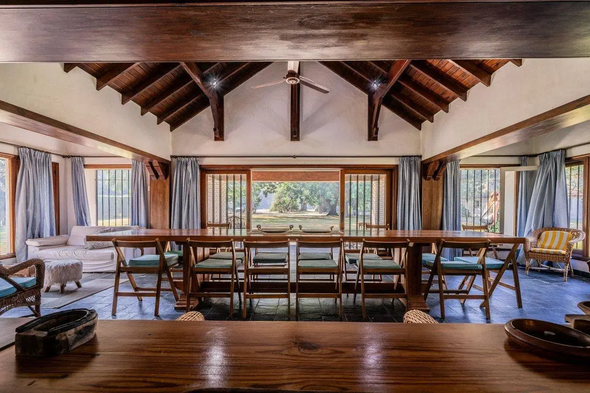 Casa 6 ambientes en venta en Escobar con pileta 3