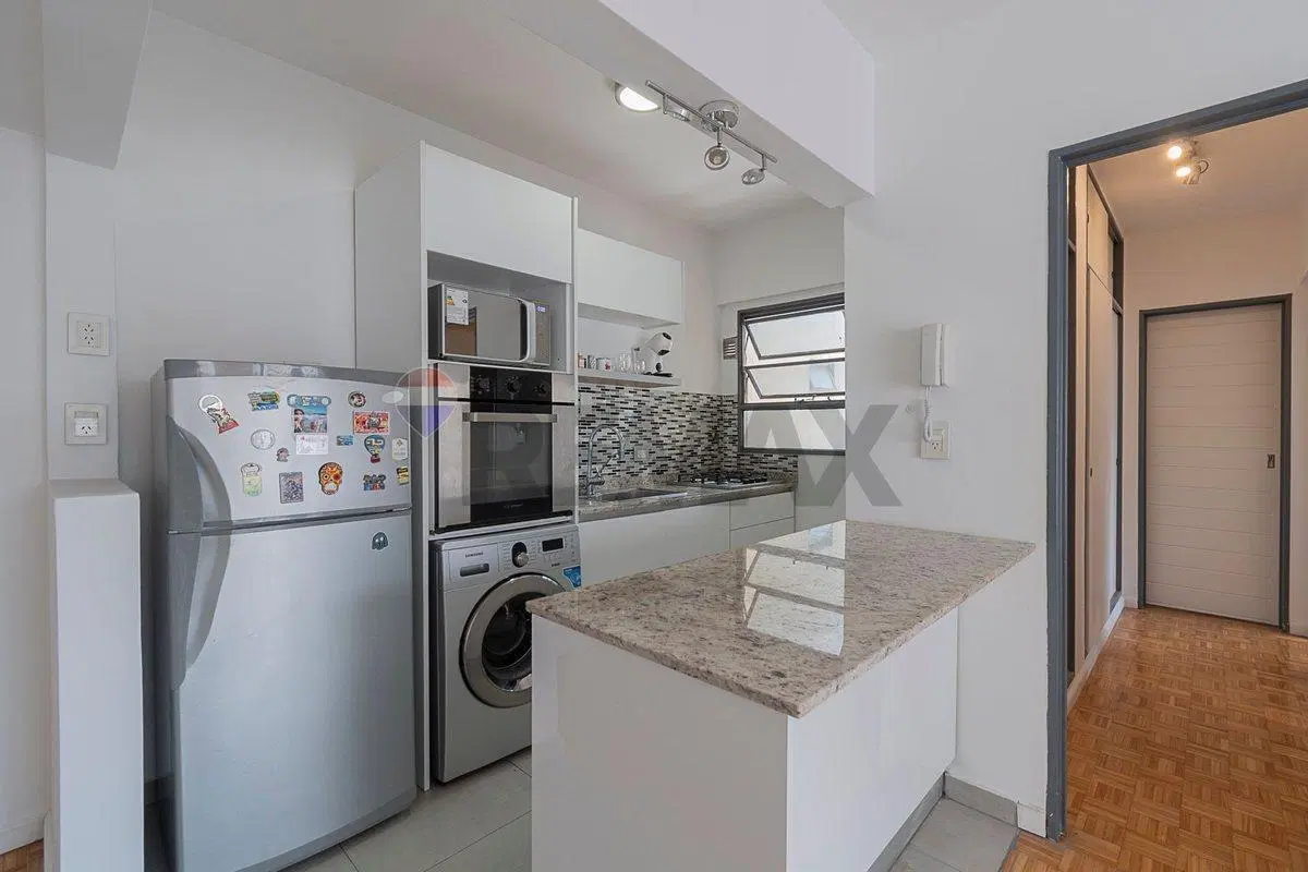 VENTA CENTRO- DEPARTAMENTO 3 AMBIENTES CON BALCON 5