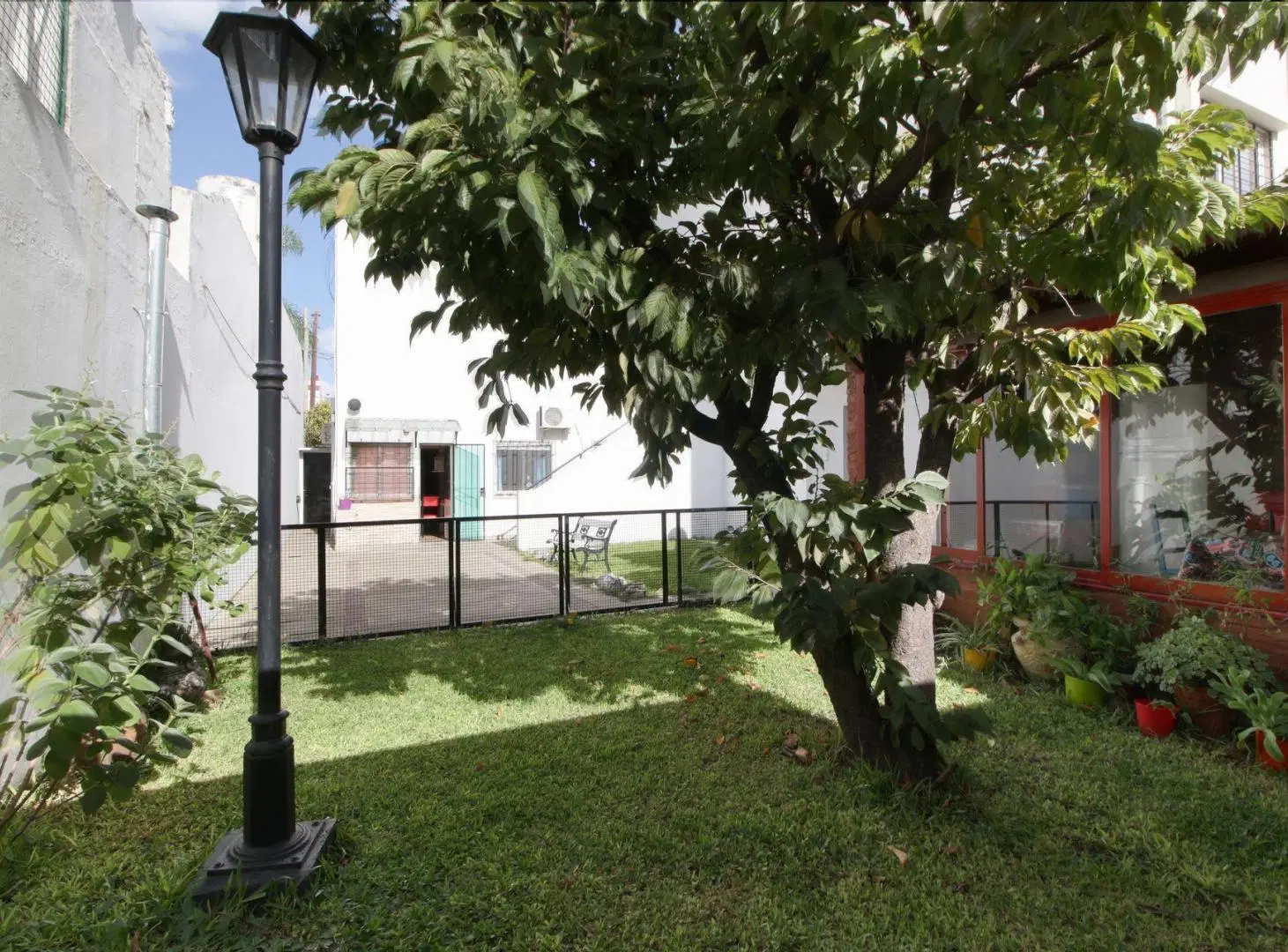 CASA 4 AMBIENTES VENTA RAMOS MEJIA JARDIN QUINCHO 2
