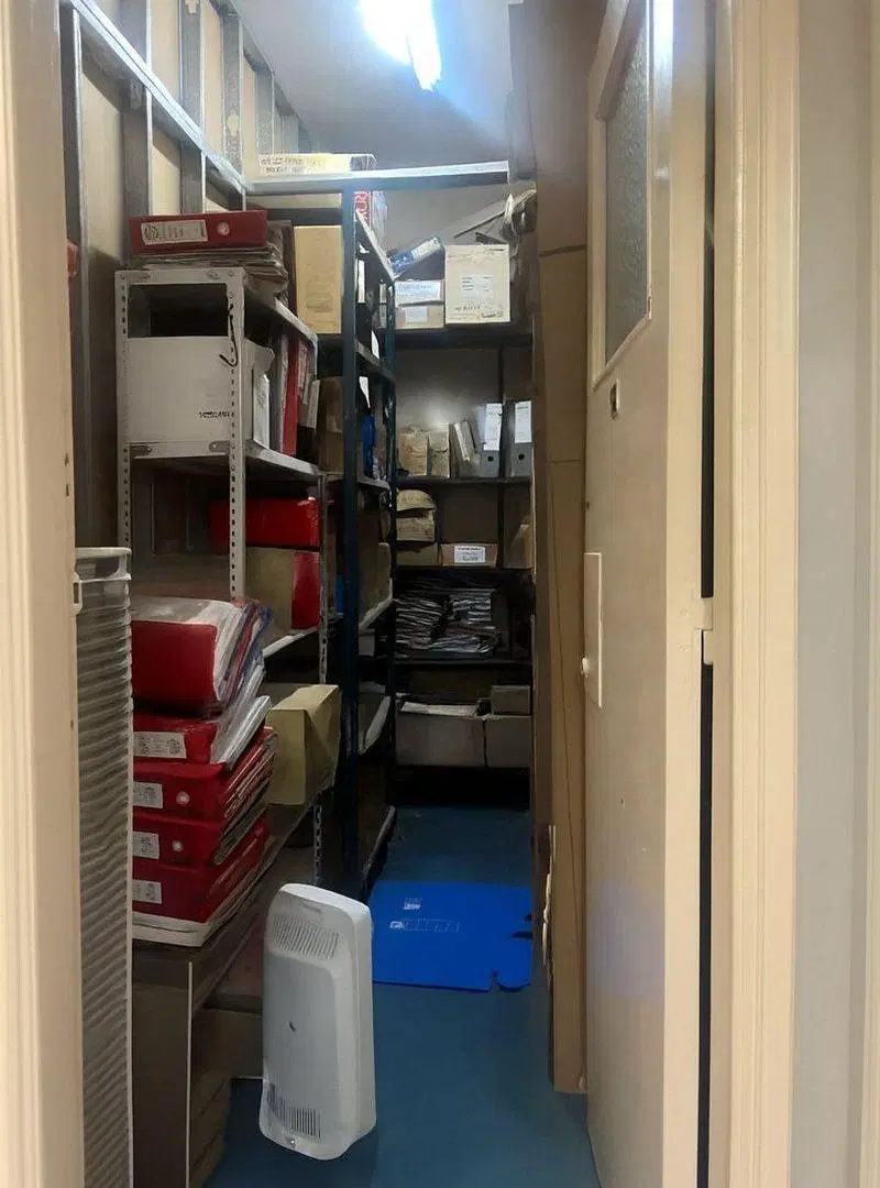 VENTA OFICINA DE 3 AMBIENTES MONSERRAT 5