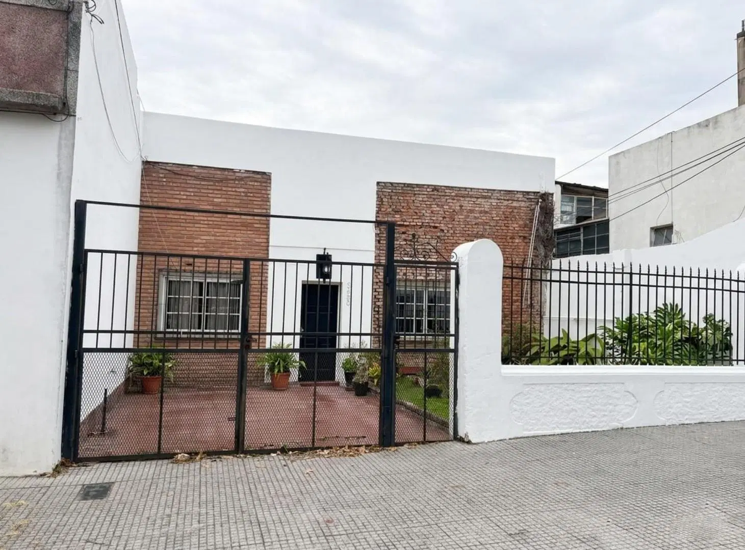 CASA 4 AMBIENTES VENTA MATADEROS GARAGE PATIO 5