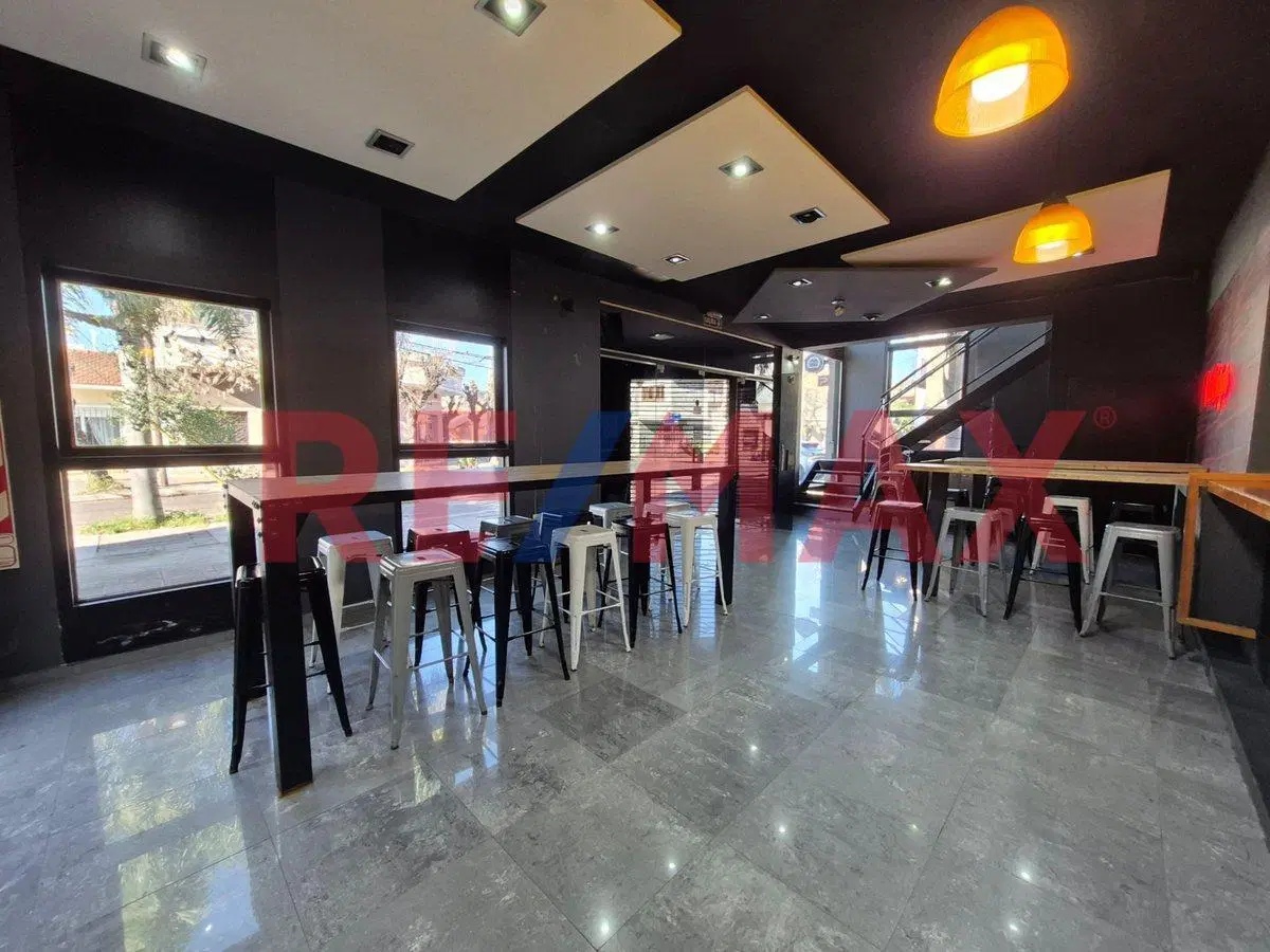 Local Comercial Esquina VENTA Ramos Mejia Terraza 3