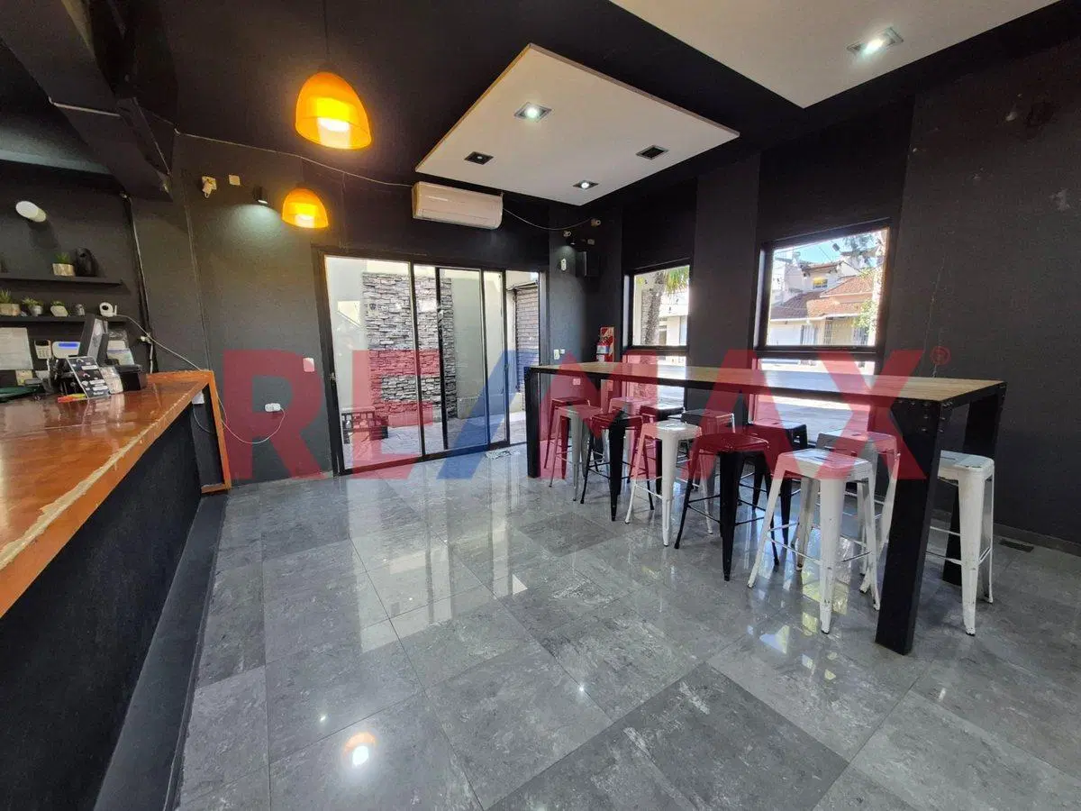 Local Comercial Esquina VENTA Ramos Mejia Terraza 4