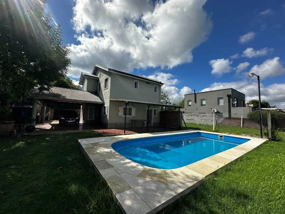 VENTA CASA FRANCISCO ALVAREZ 4 AMBIENTES C/PILETA 2