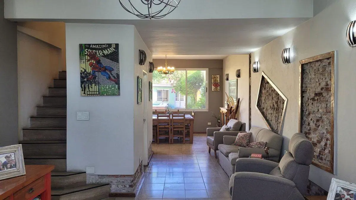 VENTA CASA 4 AMBIENTES EN BANFIELD, PARQUE, PILETA 4