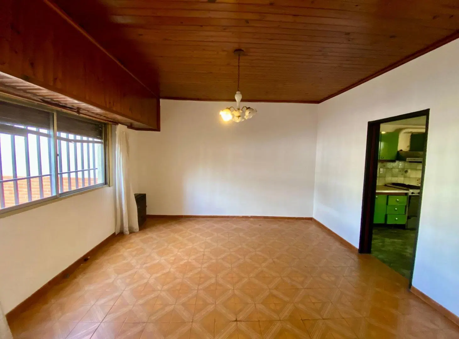 VENTA CASA 4 AMBIENTES LINIERS PATIO GARAJE 2