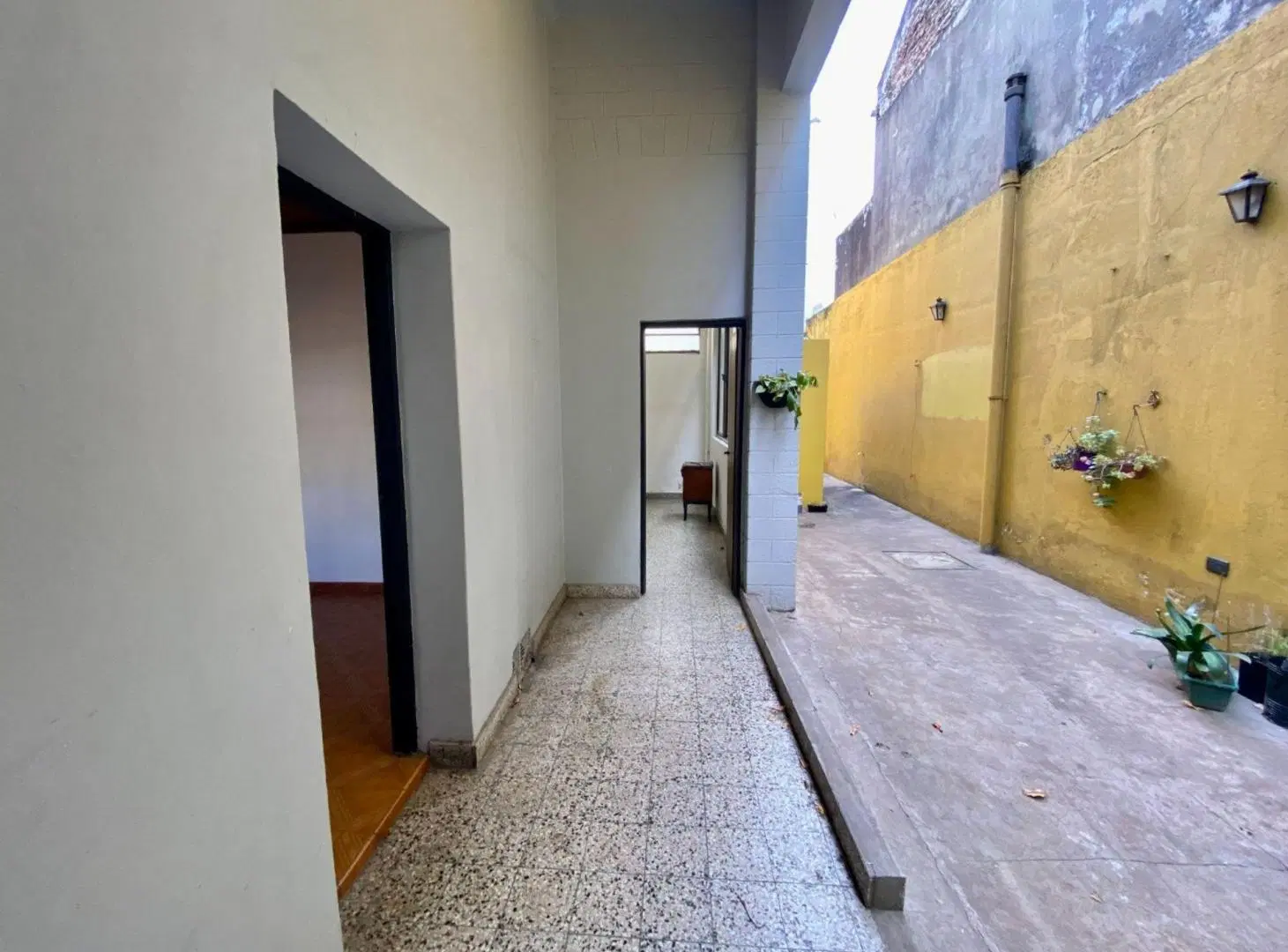 VENTA CASA 4 AMBIENTES LINIERS PATIO GARAJE 3