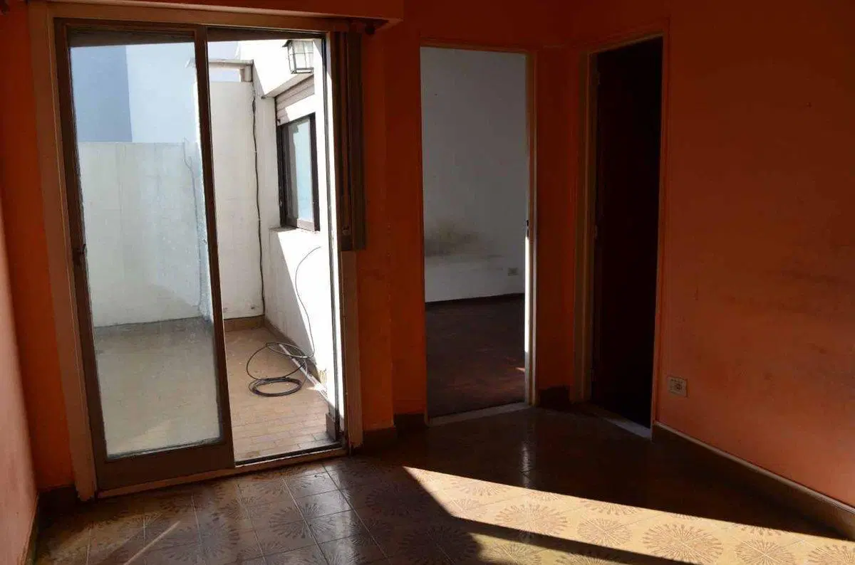 Departamento 2 ambientes venta en Caseros C/patio. 2