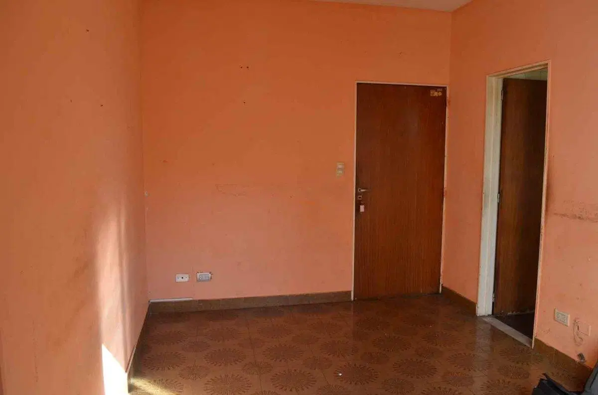 Departamento 2 ambientes venta en Caseros C/patio. 2