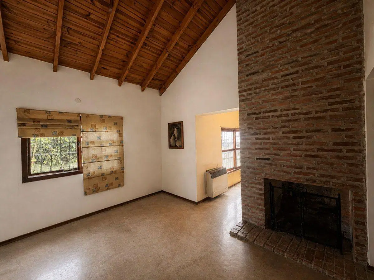 CASA 4 AMBIENTES VENTA VILLA DE MAYO PILETA 2000m2 2