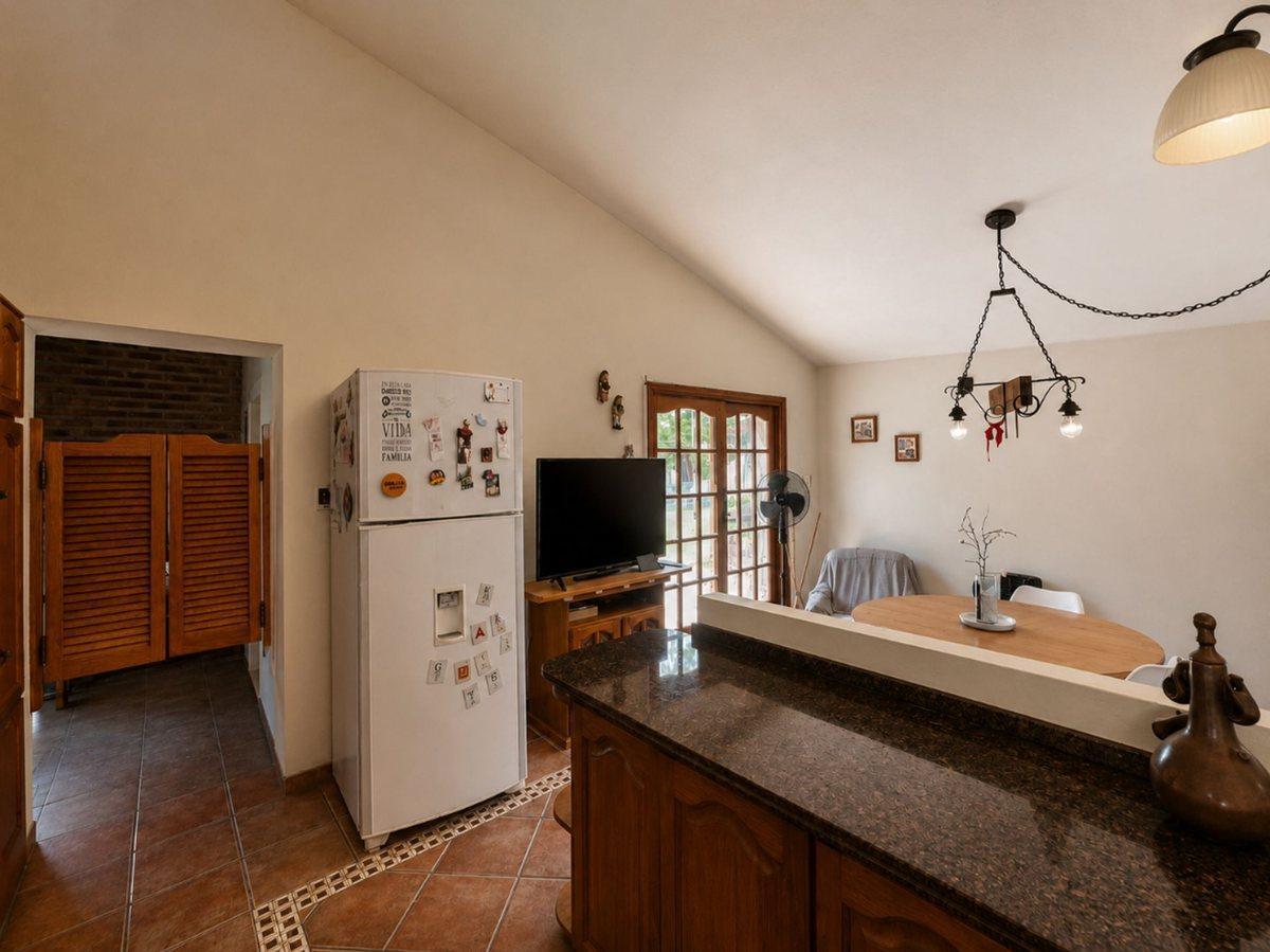 Foto de CASA 4 AMBIENTES VENTA VILLA DE MAYO PILETA 2000m2, imagen 4