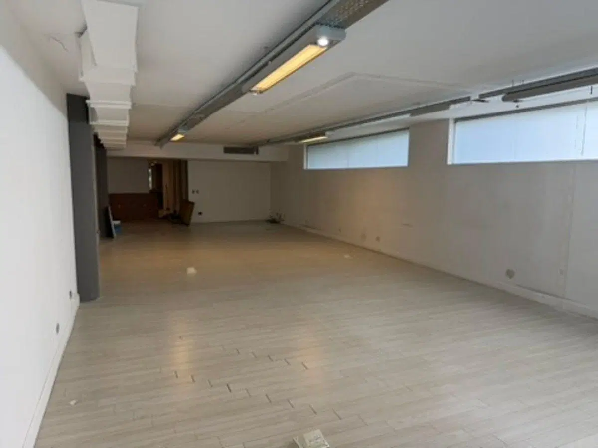 ALQUILER OFICINA BELGRANO PLANTA LIBRE COCHERA 4