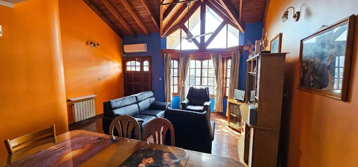 CASA VENTA 4 AMBIENTES BERNAL OESTE PILETA QUINCHO 8