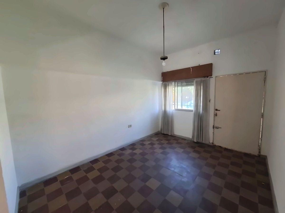 Foto de VENTA CASA CON LOCAL TERRAZA Y PATIO BANFIELD, imagen 1