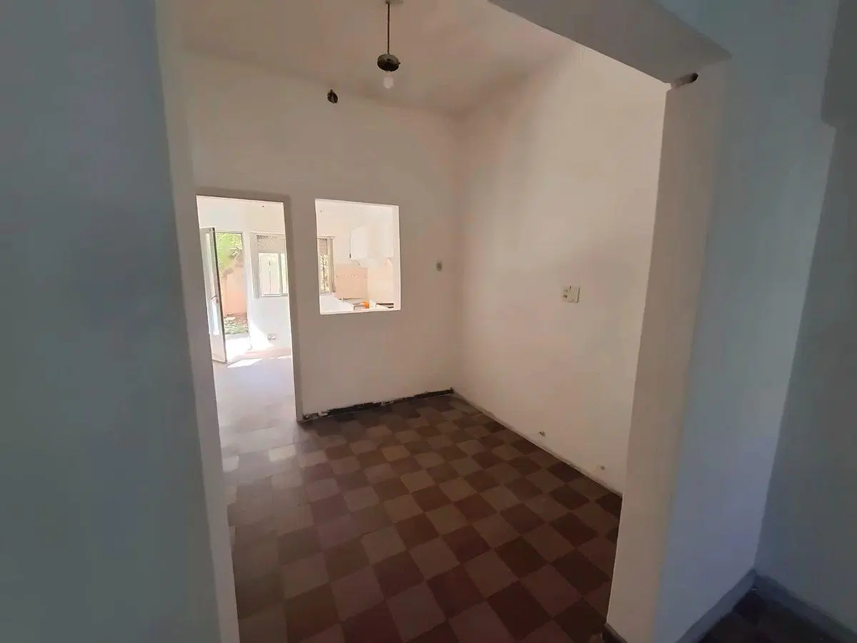 VENTA CASA CON LOCAL TERRAZA Y PATIO BANFIELD 2