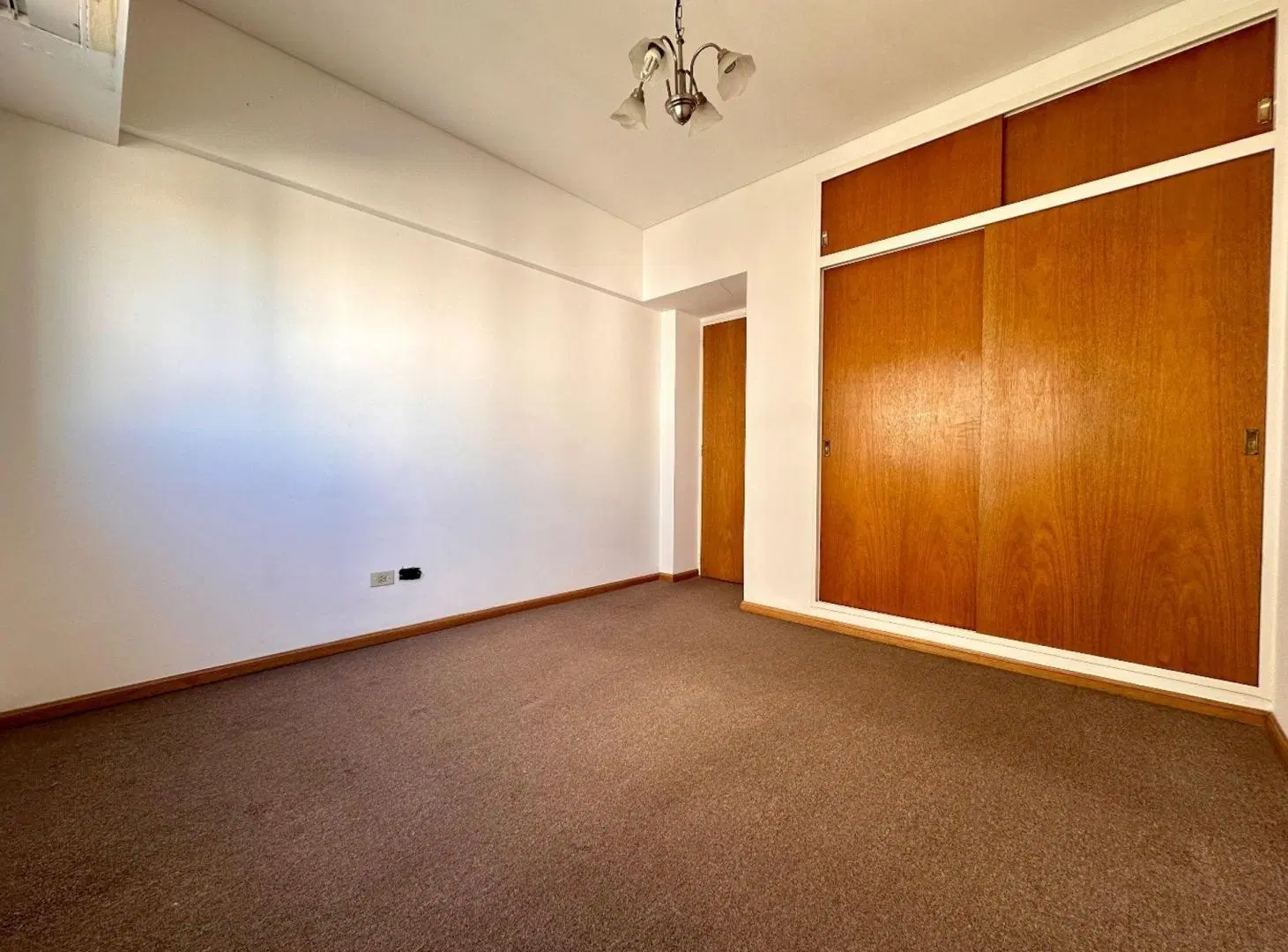 DEPARTAMENTO 2 AMBIENTES VENTA SAN MARTIN CENTRO 5